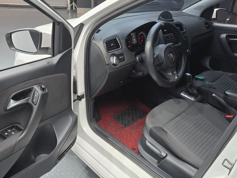 2014 Volkswagen Polo 1.6 TDI R-Line 5th photo 11