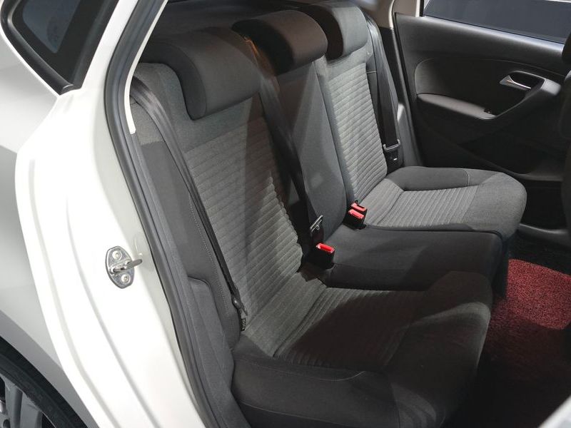 2014 Volkswagen Polo 1.6 TDI R-Line 5th photo 12