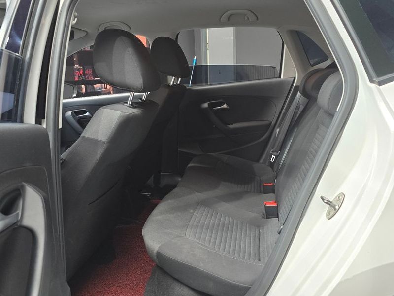 2014 Volkswagen Polo 1.6 TDI R-Line 5th photo 13