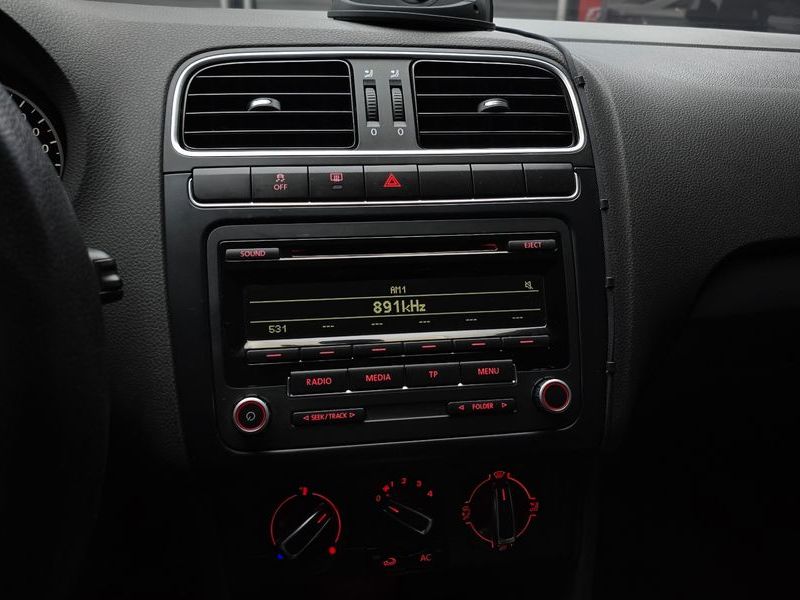 2014 Volkswagen Polo 1.6 TDI R-Line 5th photo 15