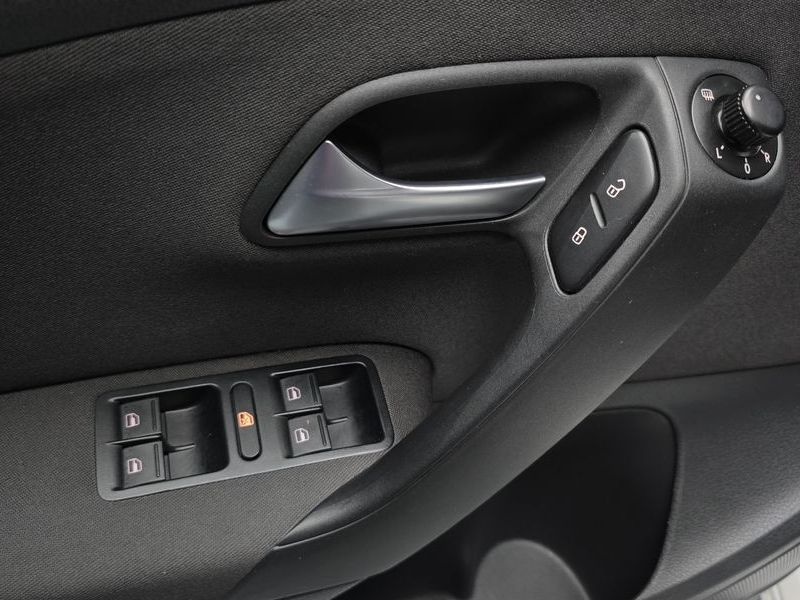 2014 Volkswagen Polo 1.6 TDI R-Line 5th photo 17