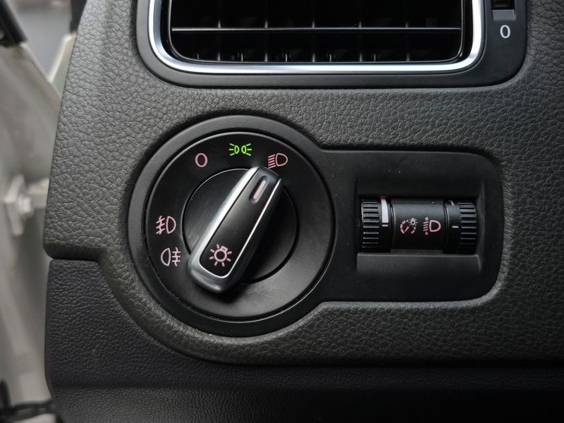 2014 Volkswagen Polo 1.6 TDI R-Line 5th photo 18