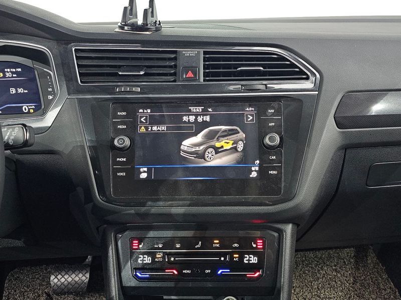 2021 Volkswagen Tiguan 2.0 TDI Premium photo 14