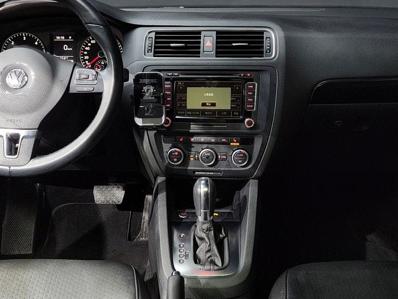 2014 Volkswagen Jetta 2.0 TDI 6th photo 14