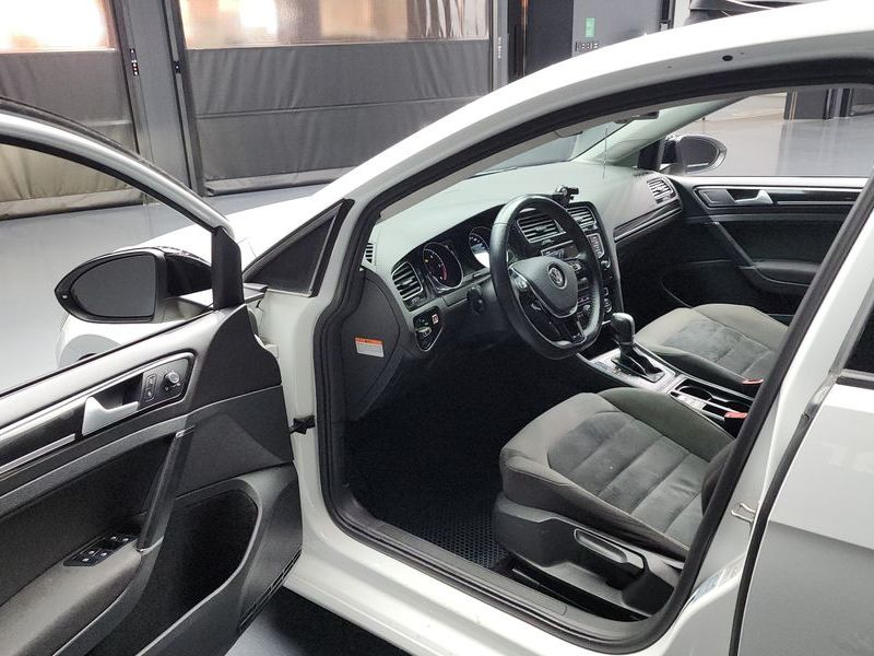 2015 Volkswagen Golf 2.0 TDI photo 10
