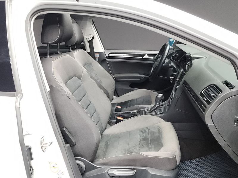 2015 Volkswagen Golf 2.0 TDI photo 11