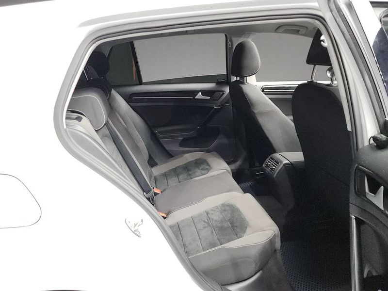 2015 Volkswagen Golf 2.0 TDI photo 12
