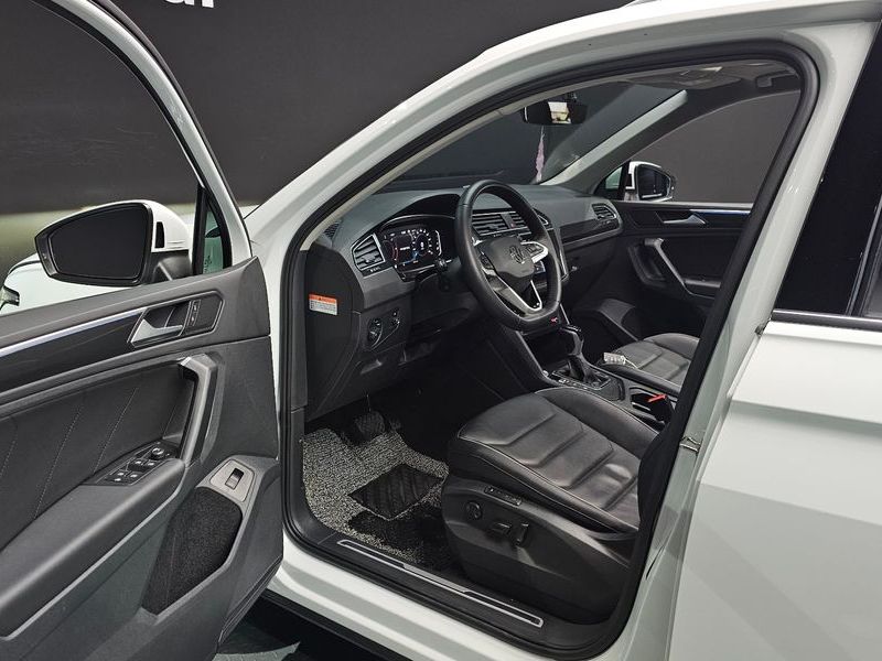 2023 Volkswagen Tiguan 2.0 TDI Prestige photo 10