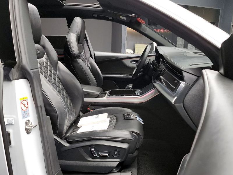 2020 Audi Q8 50 TDI Quattro Premium photo 11