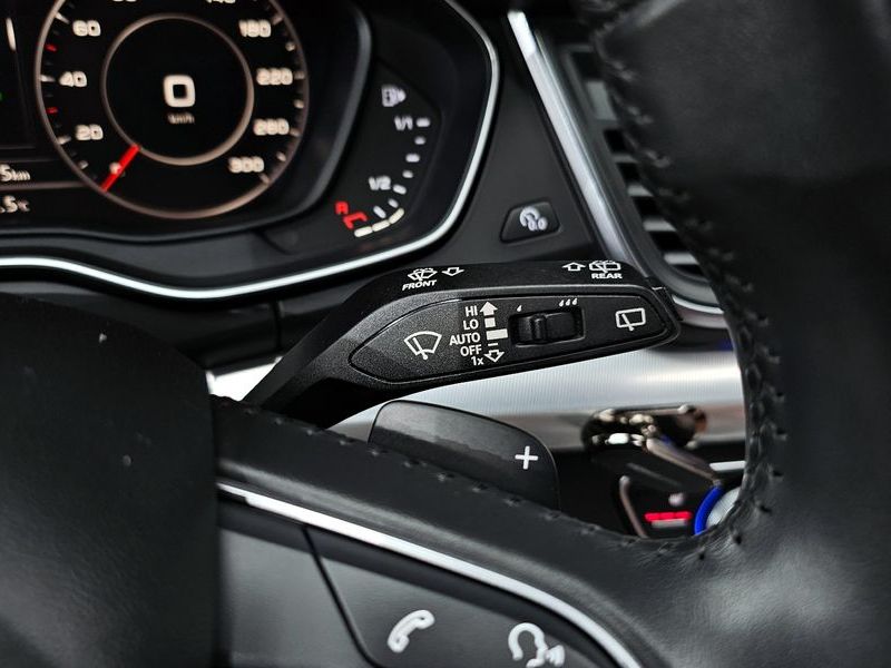 2020 Audi Q5 45 TFSI Quattro Premium photo 17