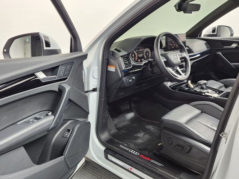 2022 Audi Q5 45 TFSI Quattro Premium photo 10