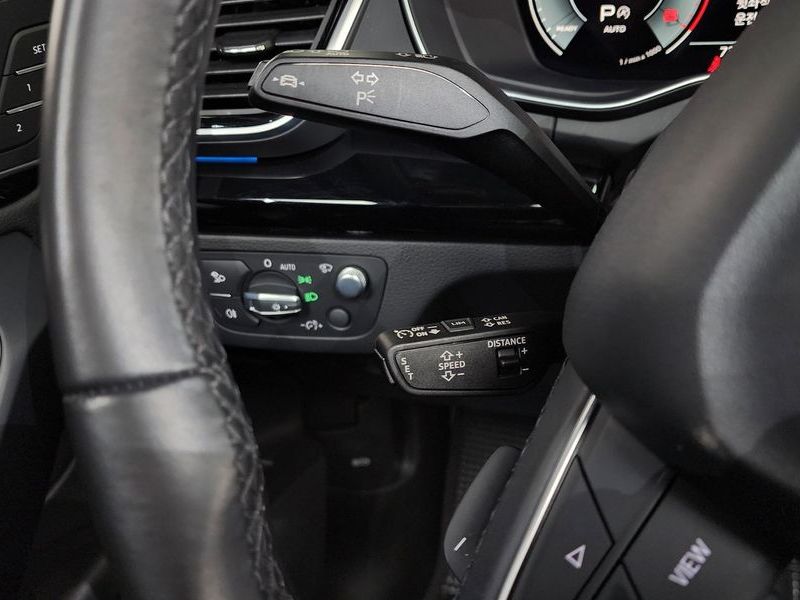 2022 Audi Q5 45 TFSI Quattro Premium photo 29