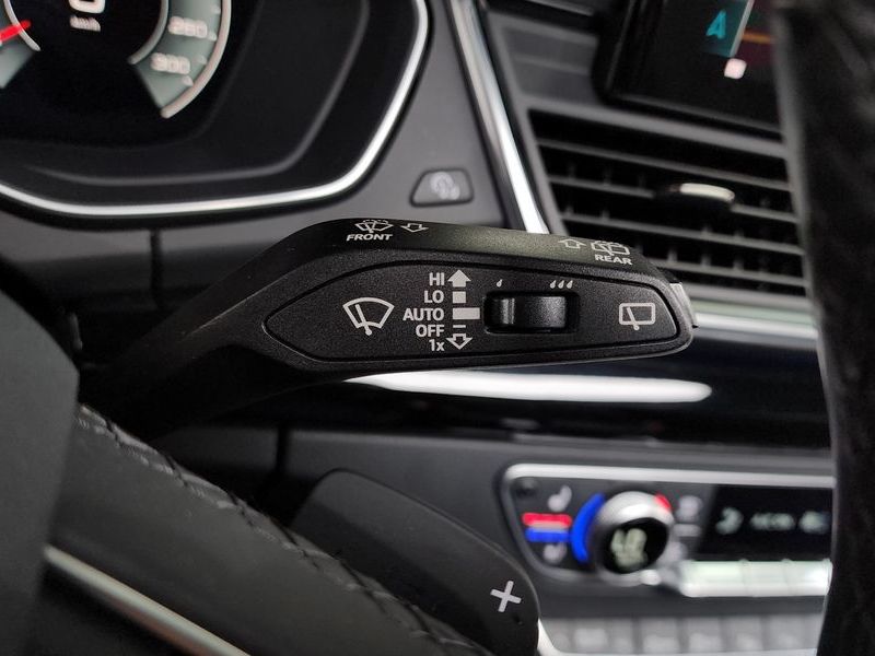 2022 Audi Q5 45 TFSI Quattro Premium photo 30