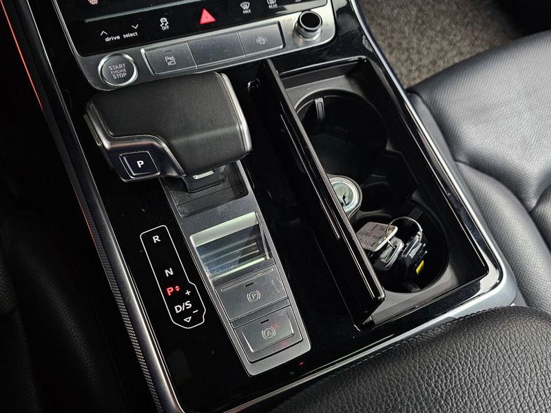 2020 Audi Q8 45 TDI Quattro Premium photo 9