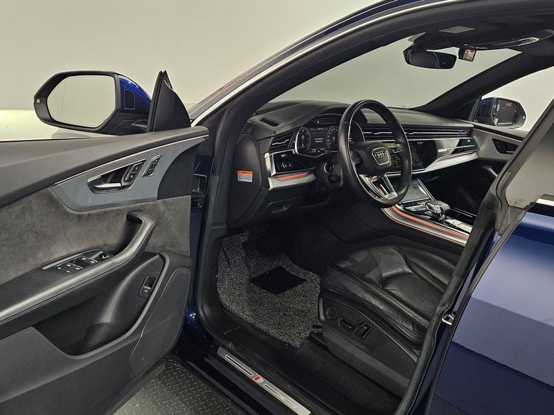 2020 Audi Q8 45 TDI Quattro Premium photo 10
