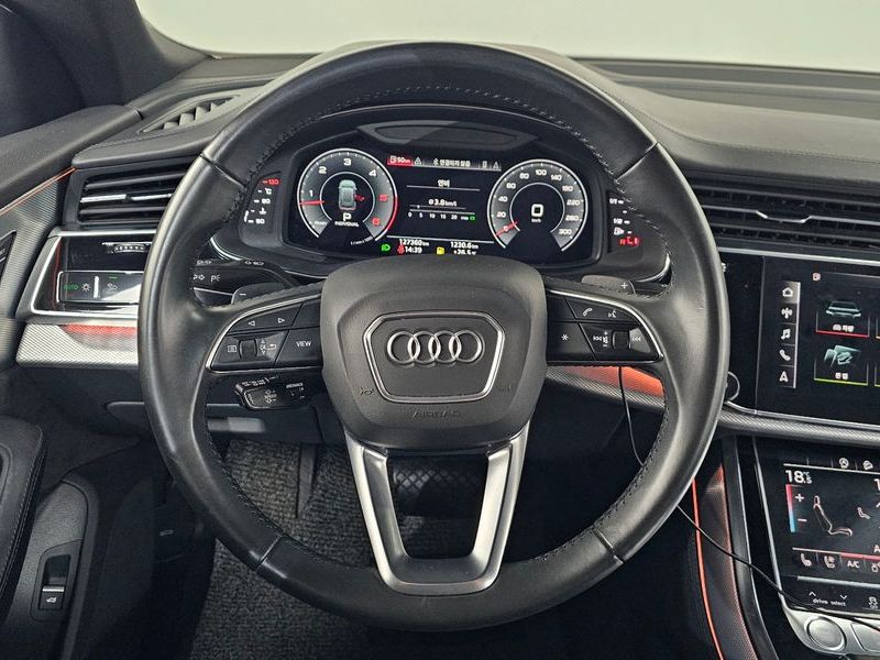 2020 Audi Q8 45 TDI Quattro Premium photo 13
