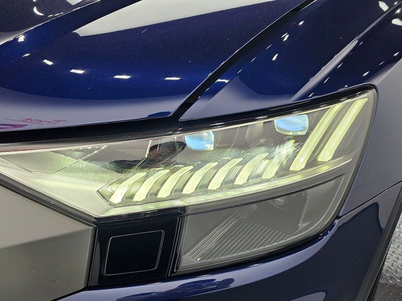 2020 Audi Q8 45 TDI Quattro Premium photo 22