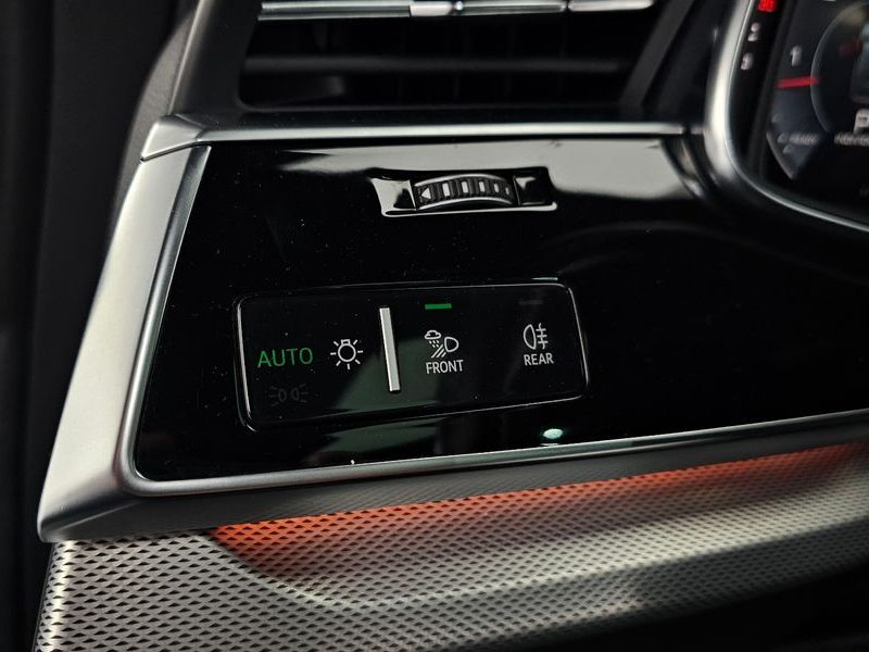 2020 Audi Q8 45 TDI Quattro Premium photo 27