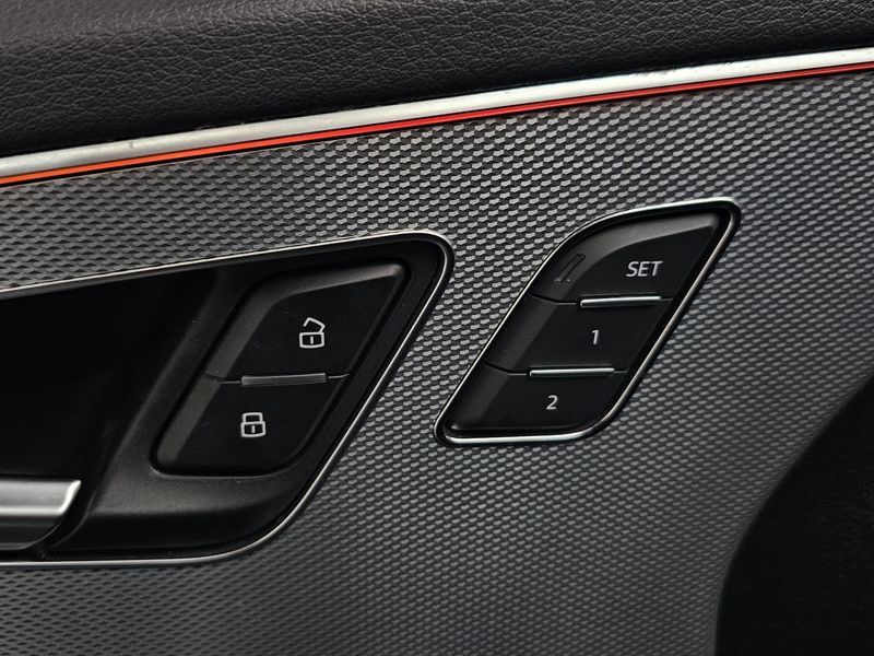 2020 Audi Q8 45 TDI Quattro Premium photo 28
