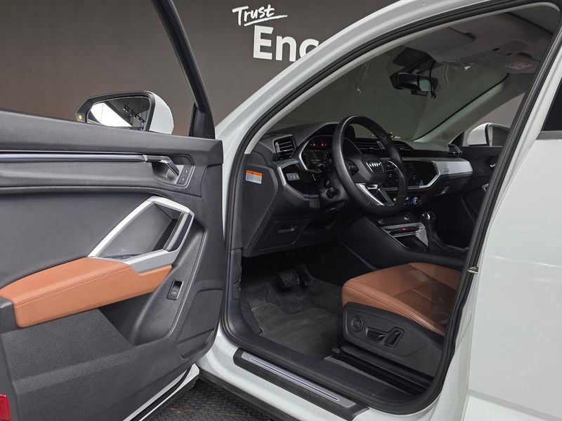2022 Audi Q3 35 TDI Premium Sportback photo 10