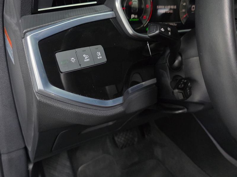 2022 Audi Q3 35 TDI Premium Sportback photo 12