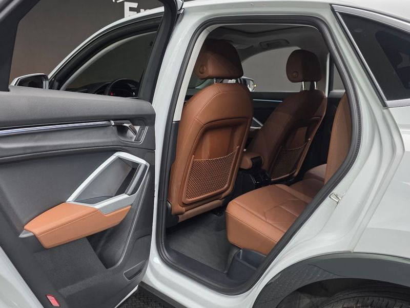 2022 Audi Q3 35 TDI Premium Sportback photo 17