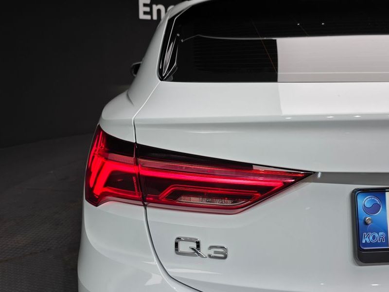 2022 Audi Q3 35 TDI Premium Sportback photo 23