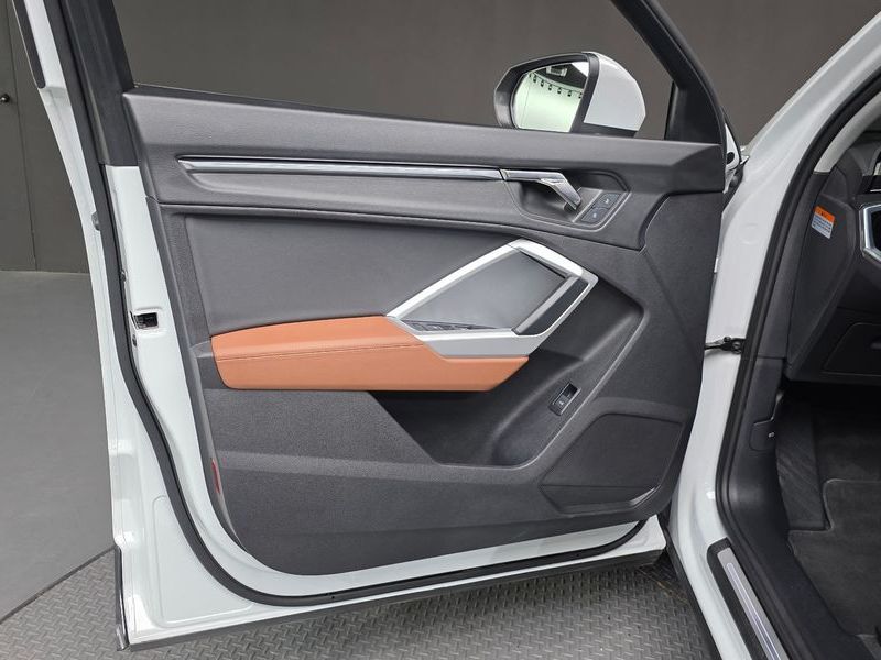 2022 Audi Q3 35 TDI Premium Sportback photo 24