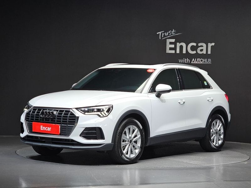 2025 Audi Q3 40 TFSI Quattro photo 1
