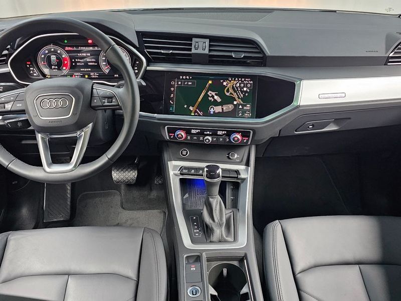 2025 Audi Q3 40 TFSI Quattro photo 7