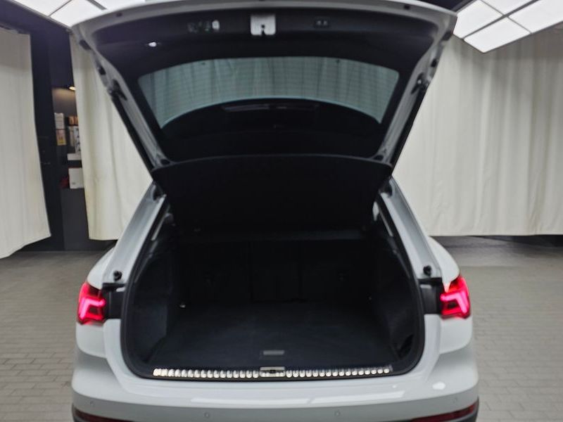 2025 Audi Q3 40 TFSI Quattro photo 19