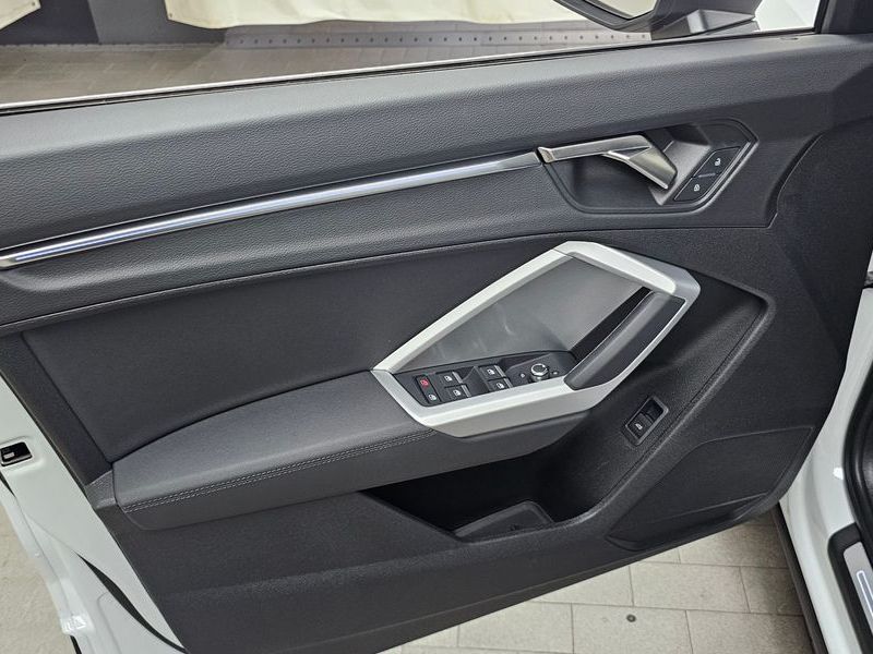 2025 Audi Q3 40 TFSI Quattro photo 24
