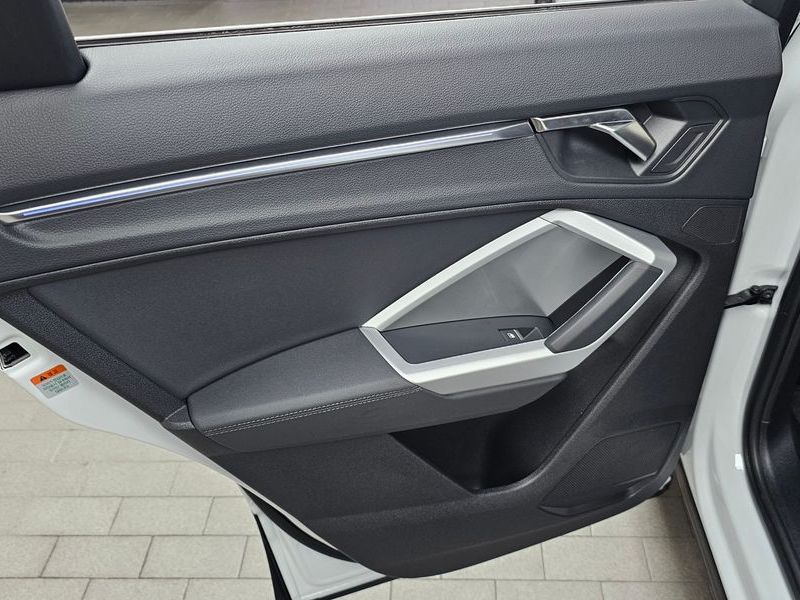 2025 Audi Q3 40 TFSI Quattro photo 25