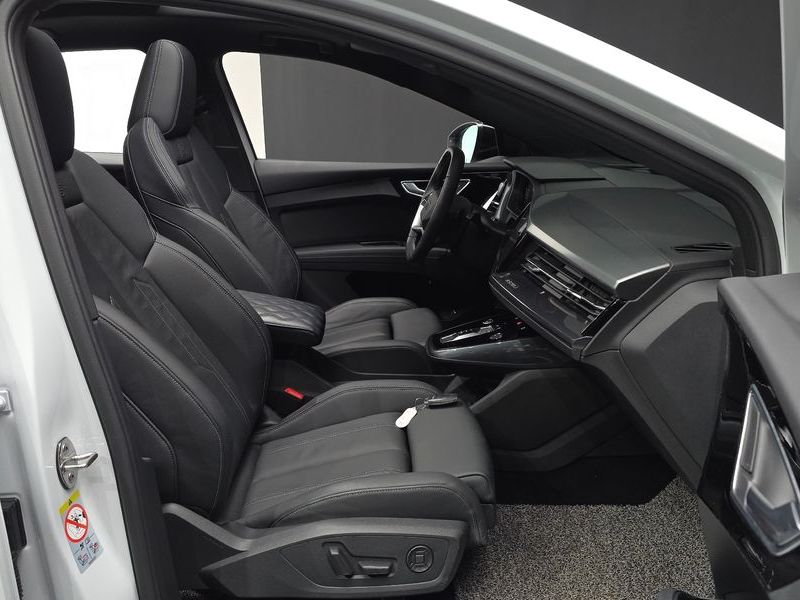2023 Audi e-tron 40 Premium Sportback photo 10