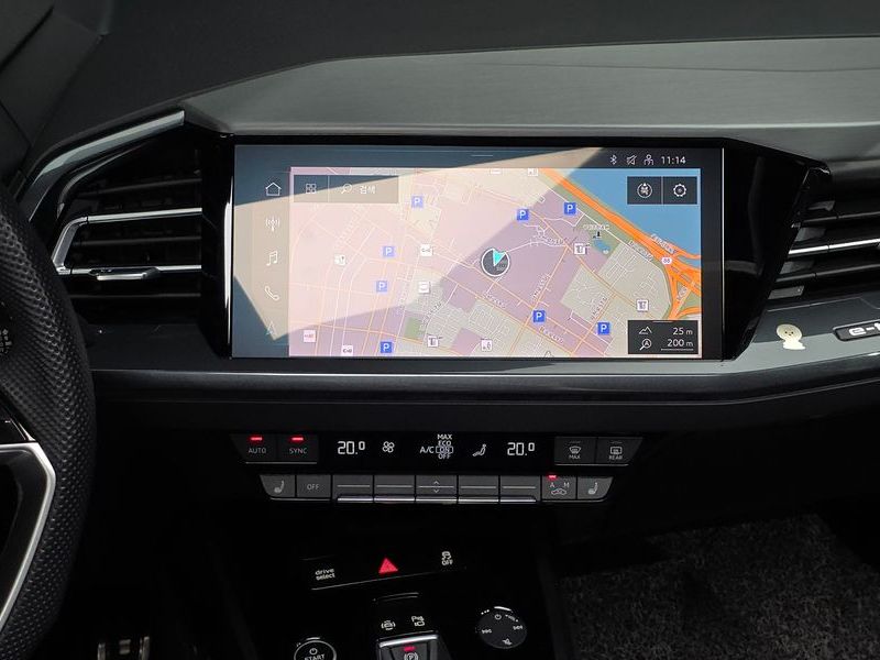 2023 Audi e-tron 40 Premium Sportback photo 14