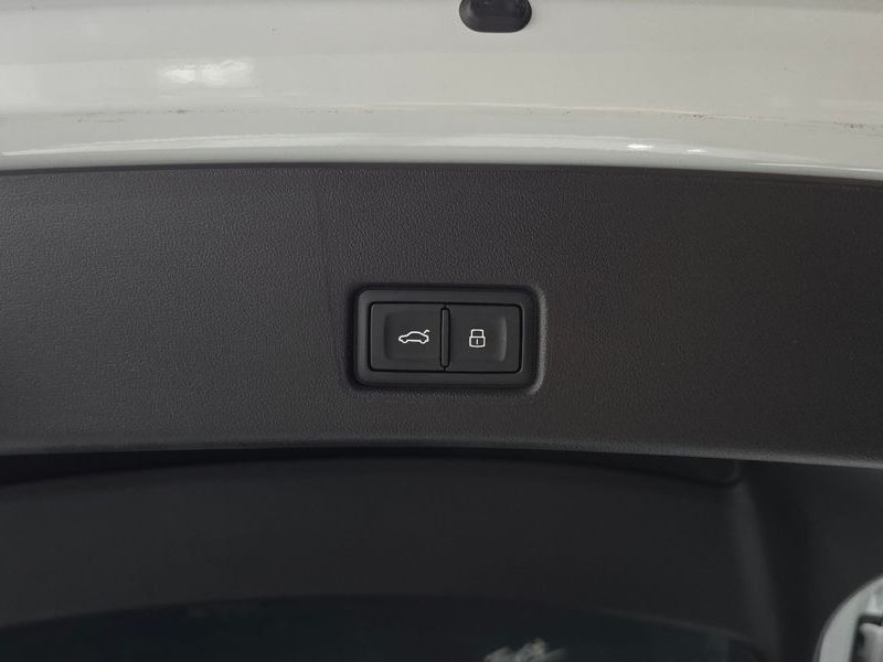 2023 Audi e-tron 40 Premium Sportback photo 19