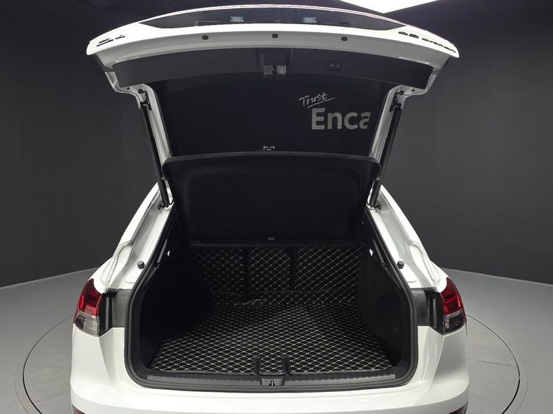 2023 Audi e-tron 40 Premium Sportback photo 20