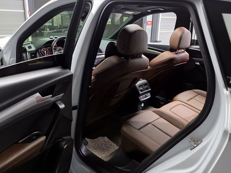 2020 Audi Q5 50 TDI Quattro Premium photo 11