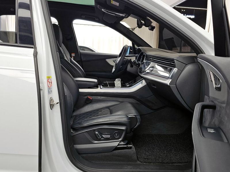 2023 Audi Q7 50 TDI Quattro Premium photo 11