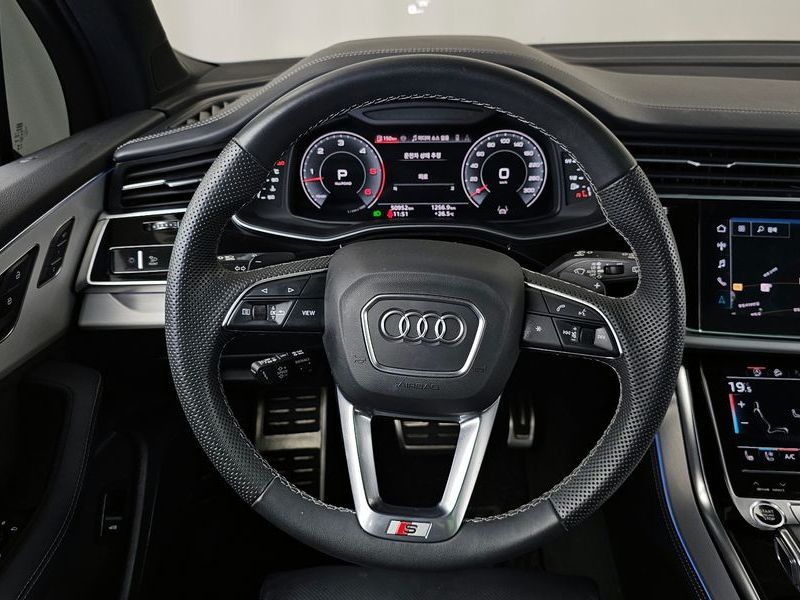 2023 Audi Q7 50 TDI Quattro Premium photo 13