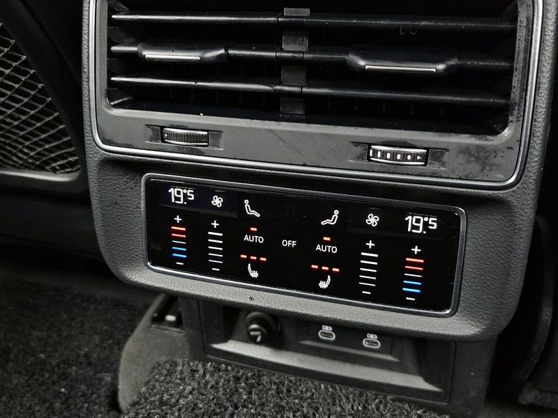 2023 Audi Q7 50 TDI Quattro Premium photo 19