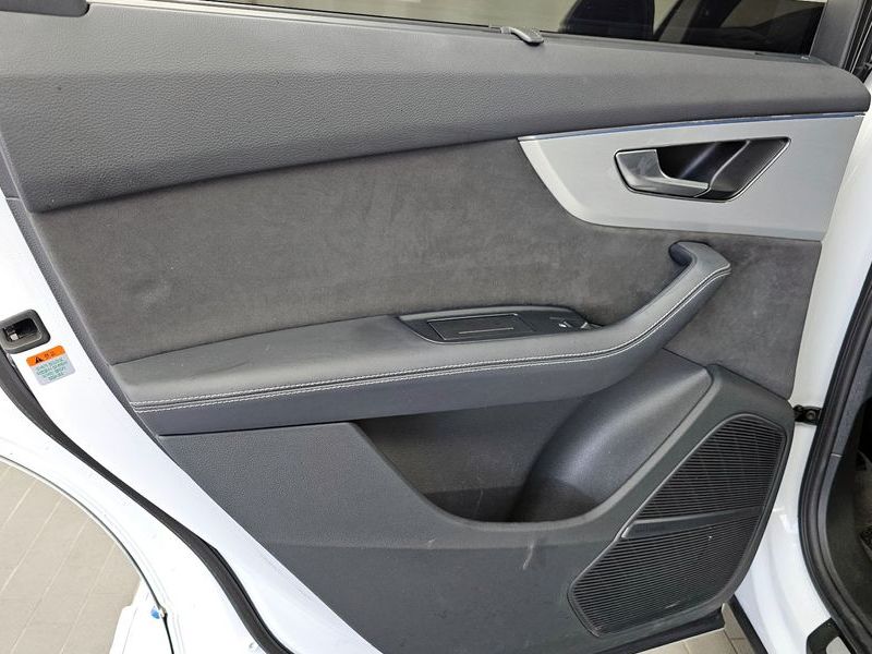 2023 Audi Q7 50 TDI Quattro Premium photo 25