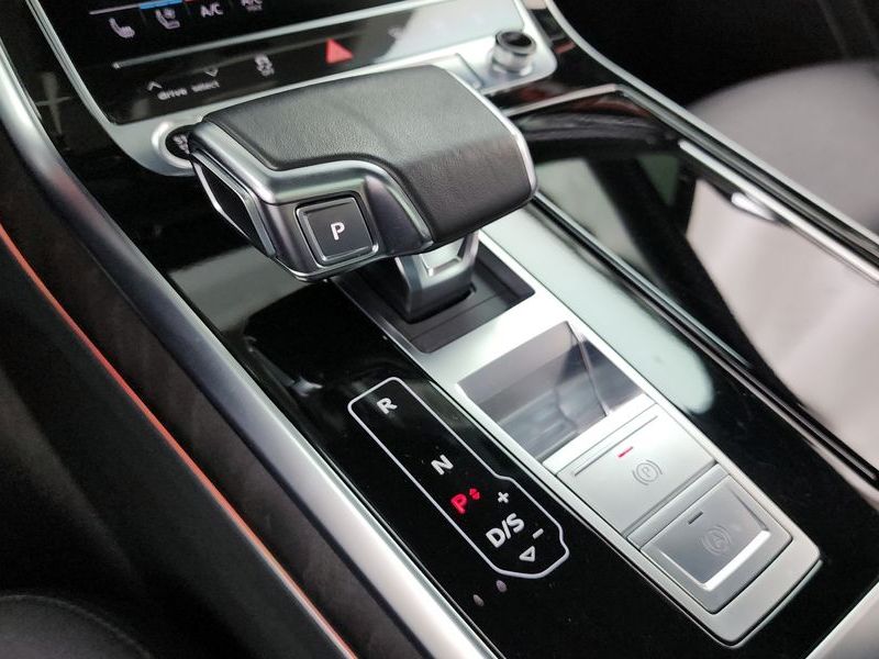 2023 Audi Q7 45 TDI Quattro photo 9