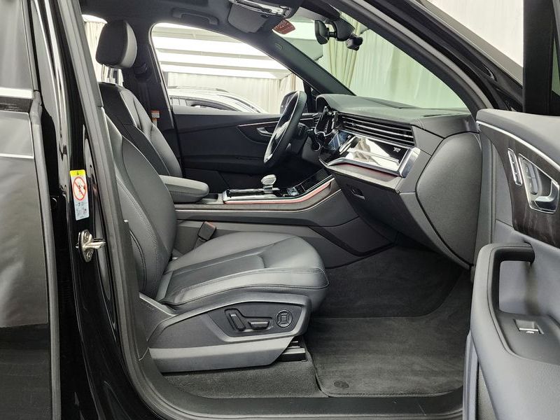 2023 Audi Q7 45 TDI Quattro photo 11