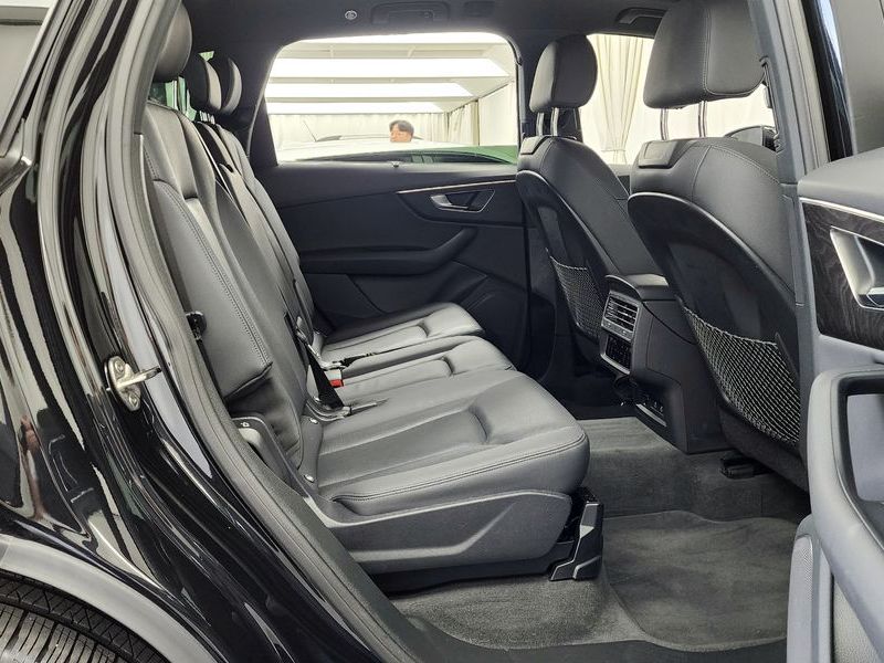 2023 Audi Q7 45 TDI Quattro photo 12