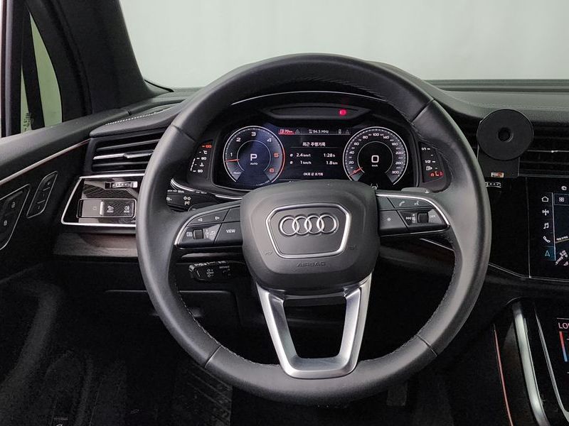 2023 Audi Q7 45 TDI Quattro photo 13