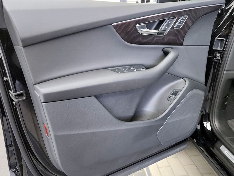 2023 Audi Q7 45 TDI Quattro photo 24
