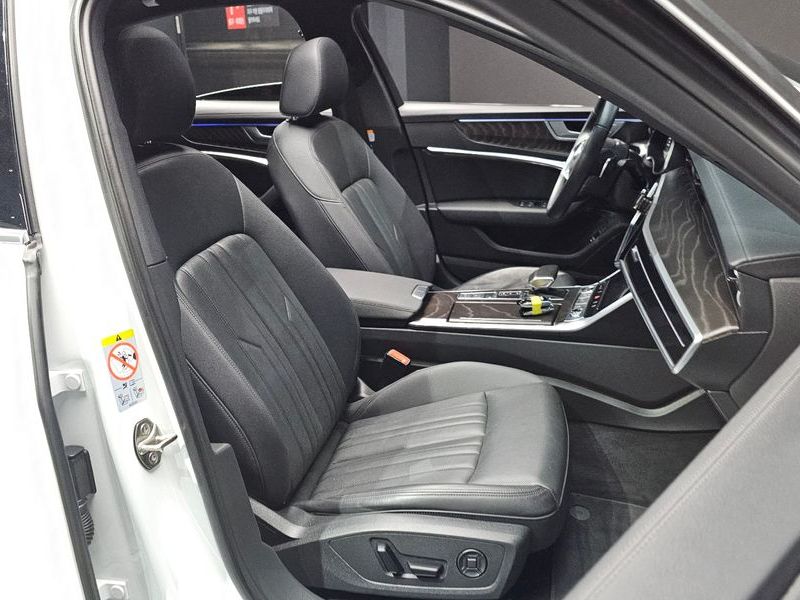 2022 Audi A6 45 TFSI Premium photo 10