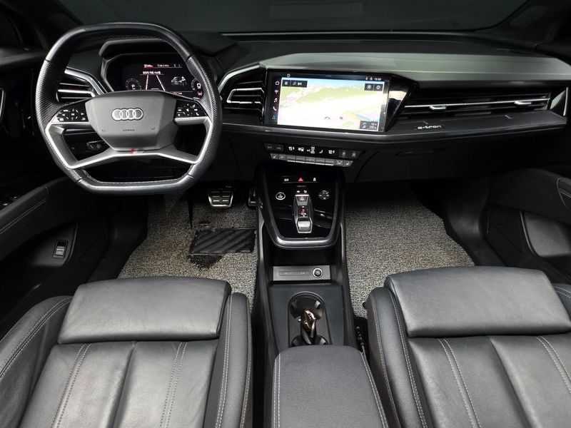 2023 Audi e-tron 40 Sportback photo 7