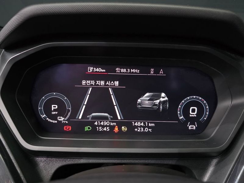 2023 Audi e-tron 40 Sportback photo 8
